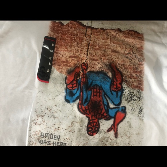 HP🕷NWT 🕷Spider Man Shirt. For Men Or Boys 🕷 - Picture 10 of 10